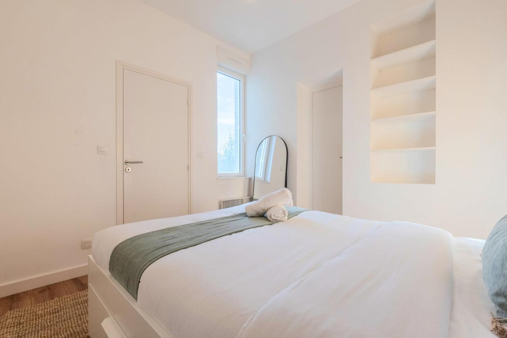 Modern, Quiet 3-Bedroom Apartment With Parking Марк-ан-Барёль Экстерьер фото
