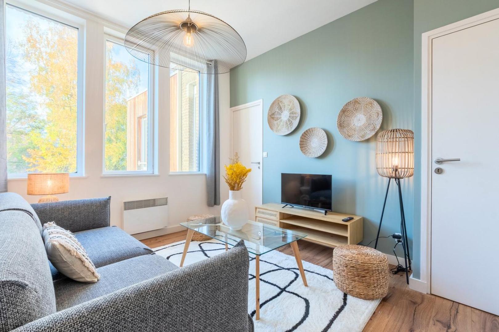 Modern, Quiet 3-Bedroom Apartment With Parking Марк-ан-Барёль Экстерьер фото