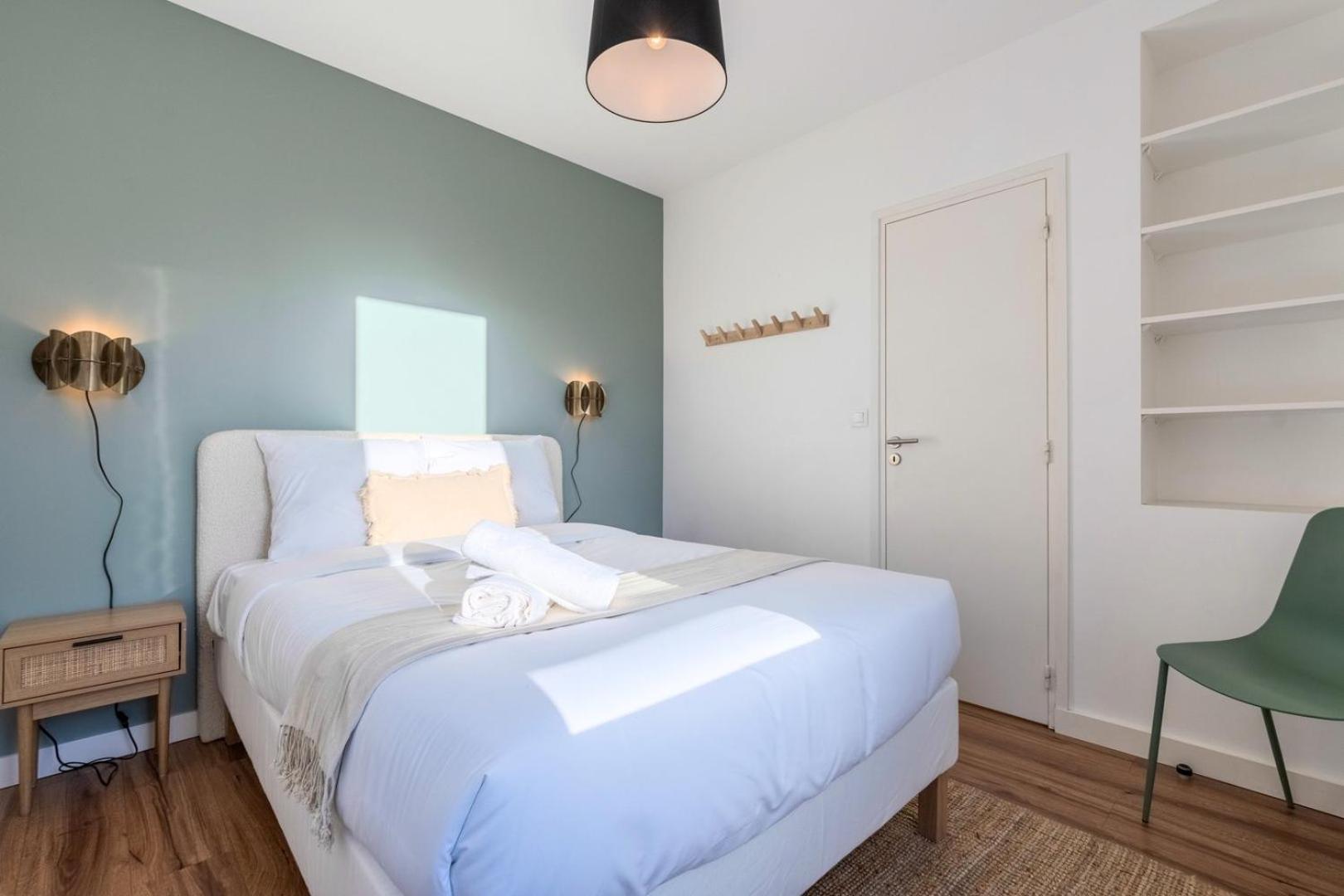 Modern, Quiet 3-Bedroom Apartment With Parking Марк-ан-Барёль Экстерьер фото